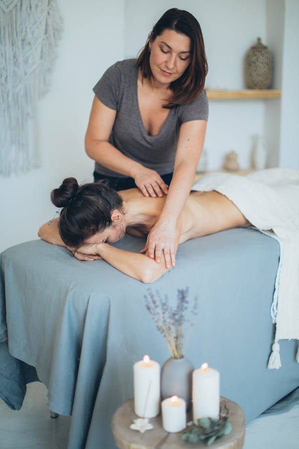 Les vertus du massage spa pour le bien-être féminin