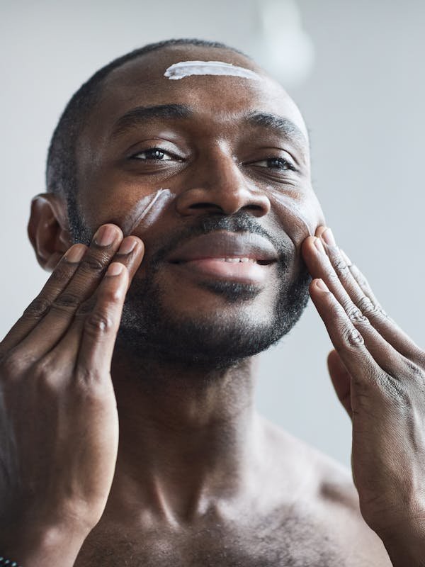 Routine de soins pour hommes : astuces pour un engagement optimal